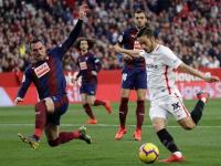 LOL直播-包含赫塔菲客场击败银行家竞技，全取三分的词条