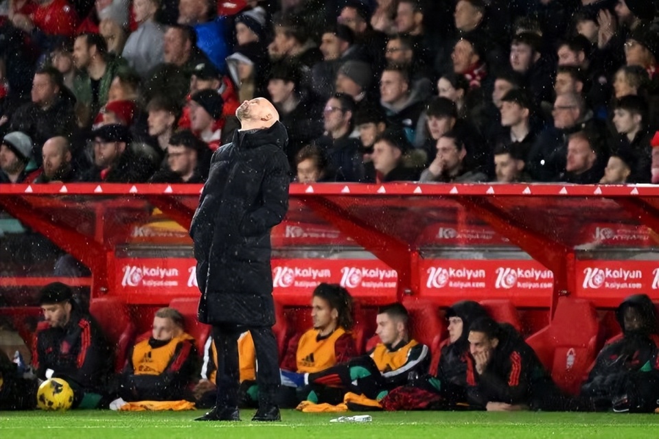 巴伦西亚客场输球，主教练表现不佳