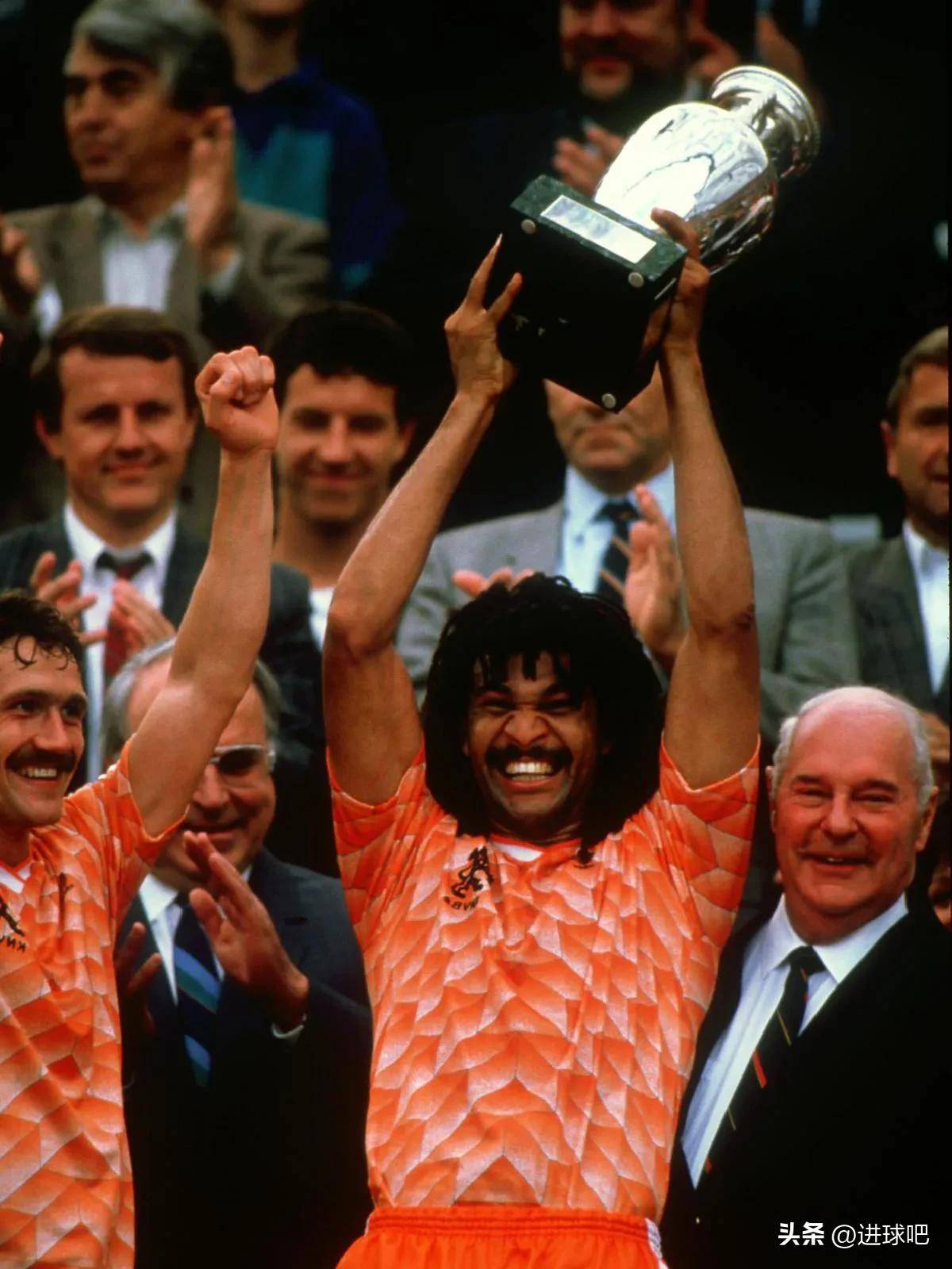 荷兰再胜比利时,成功闯入决赛并取得胜利 荷兰再胜比利时,成功闯入决赛并取得胜利