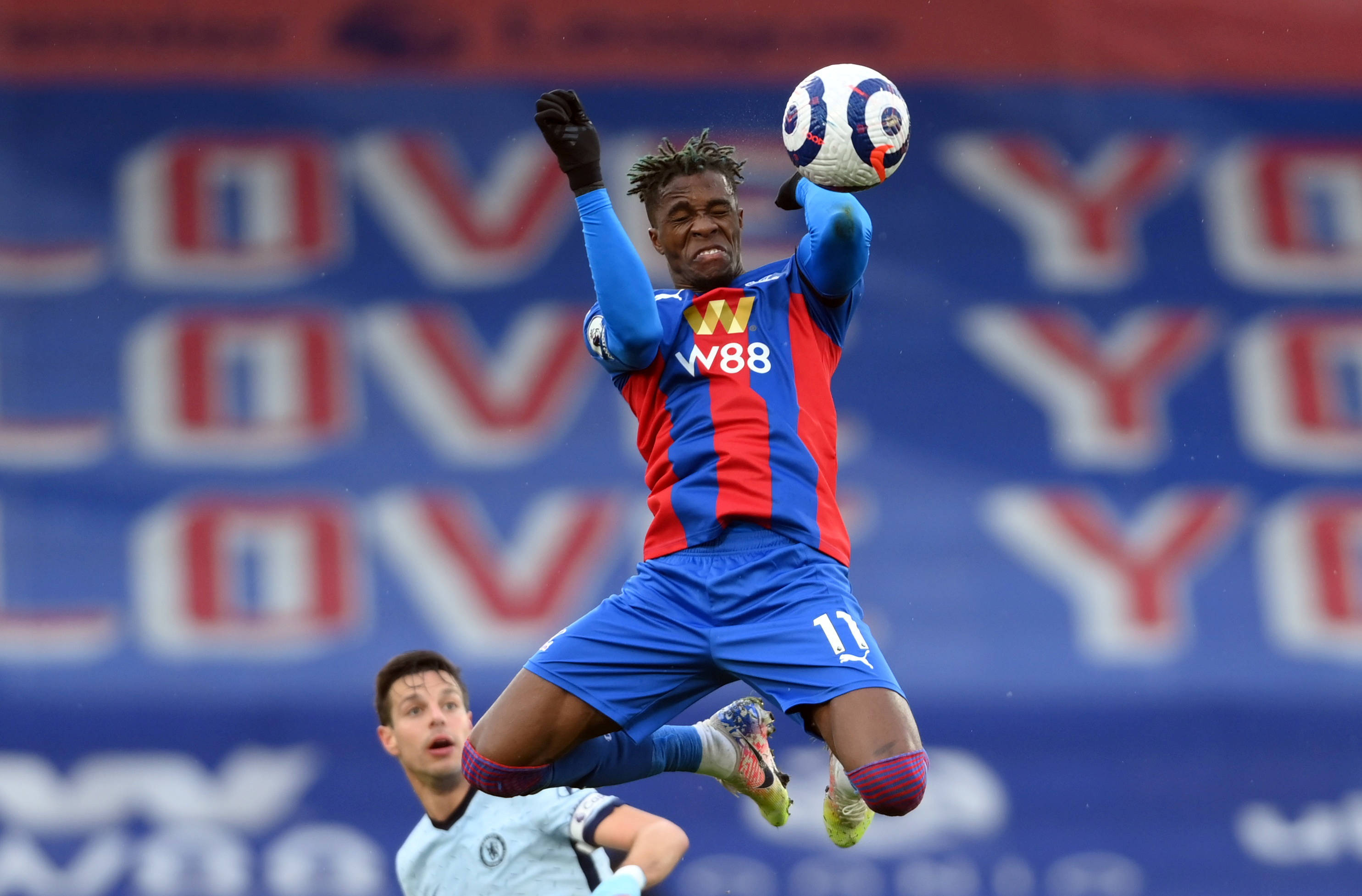 切尔西后防线稳固,英超冠军前景看好 切尔西后防线稳固,英超冠军前景看好