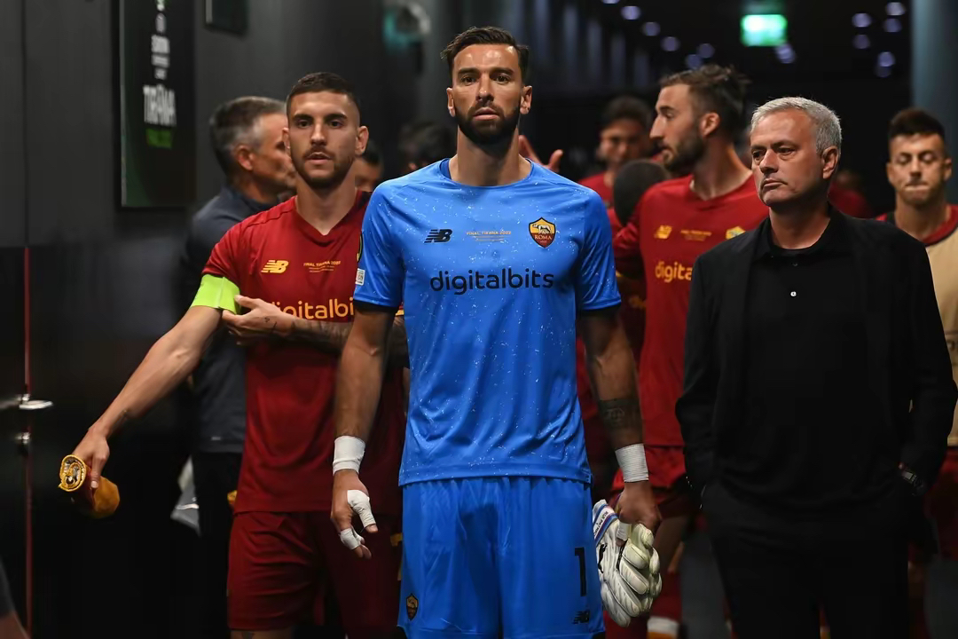 包含罗马球迷呼吁主帅下课,球队欲重组管理团队的词条 包含罗马球迷呼吁主帅下课,球队欲重组管理团队的词条