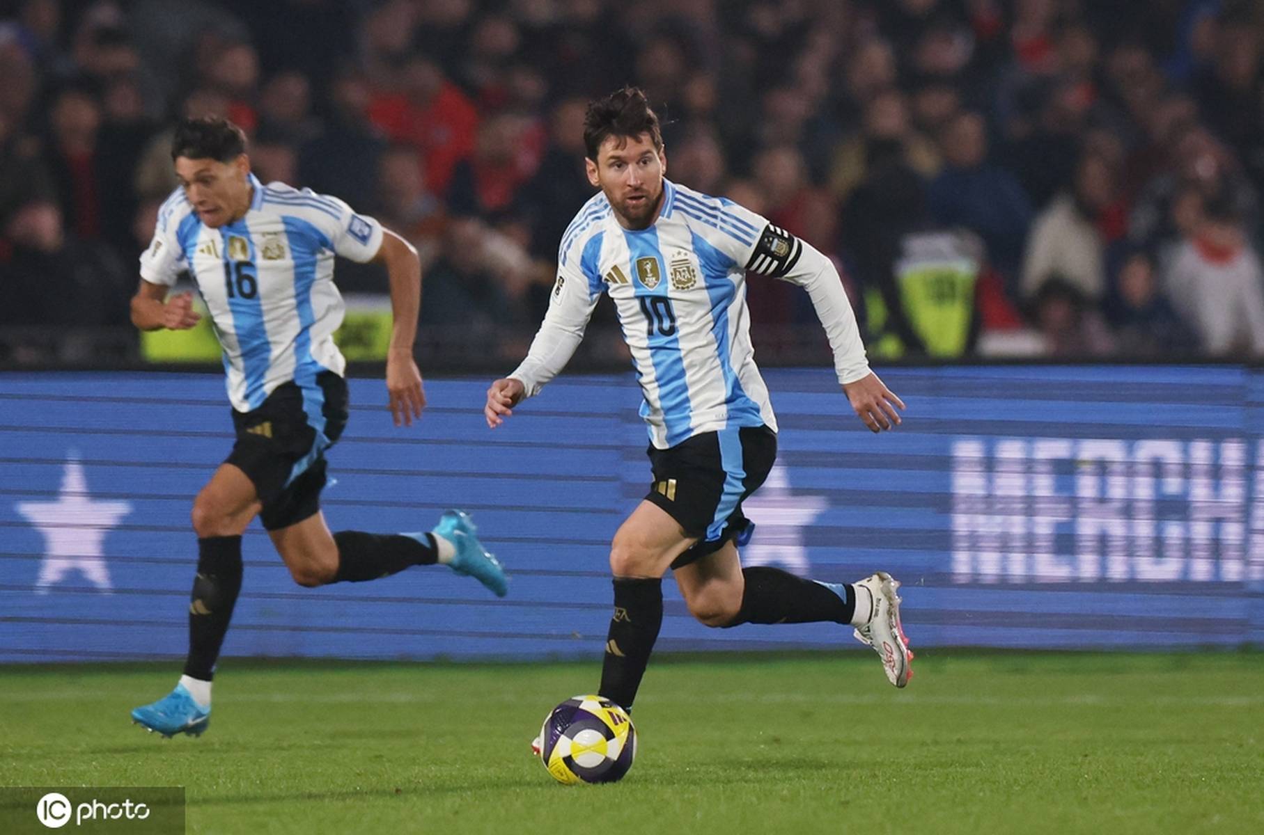 阿根廷队热身赛大胜智利队，士气高涨的简单介绍