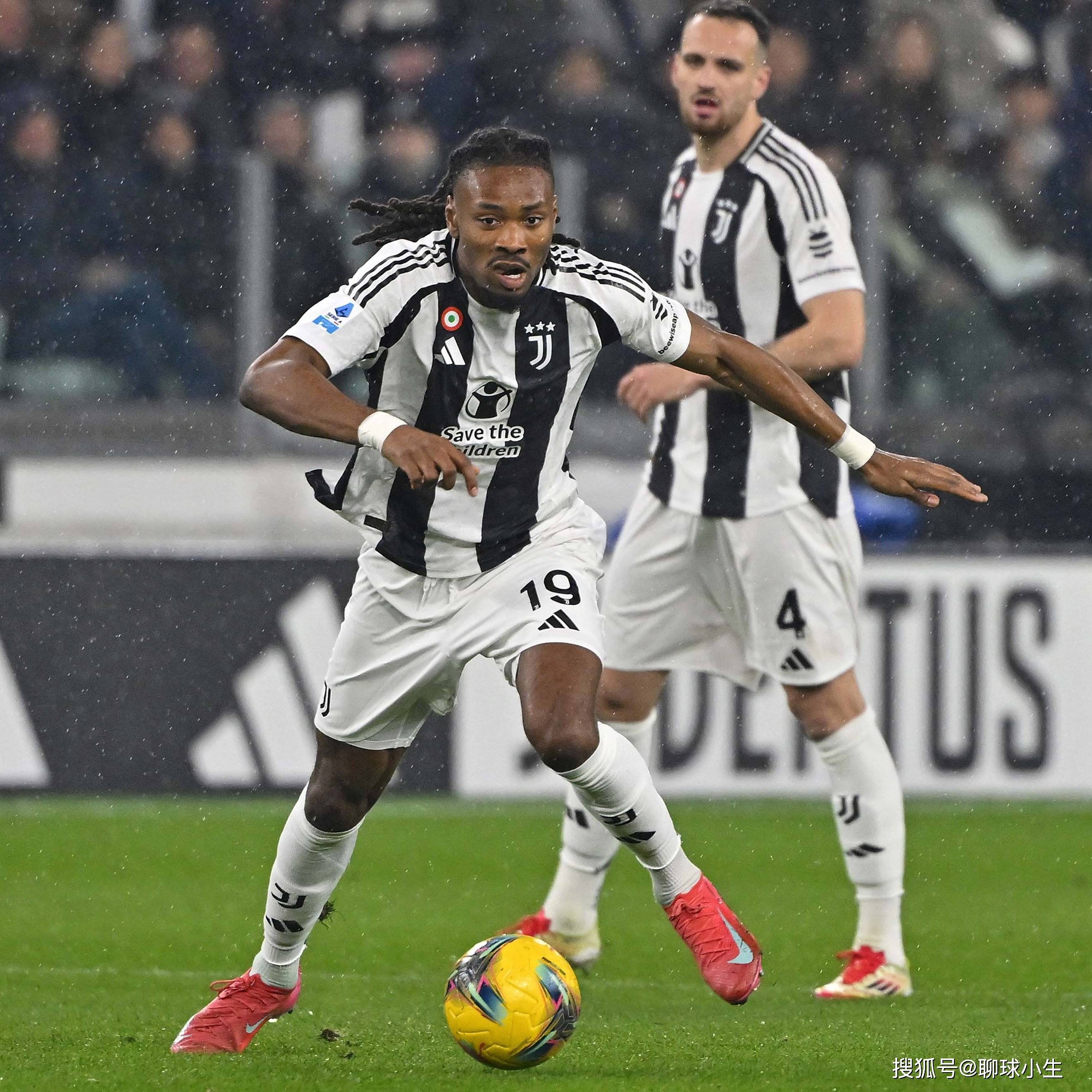 尤文图斯在淘汰赛中惨遭淘汰，球迷心碎无比