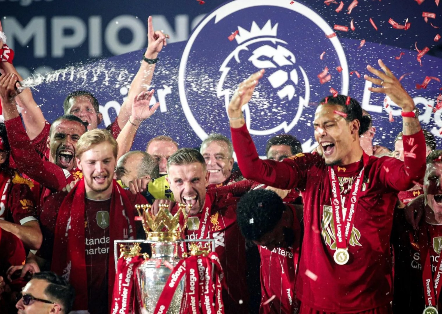 曼城主场大胜阿贾克斯,双杀晋级欧冠半决赛 曼城主场大胜阿贾克斯,双杀晋级欧冠半决赛