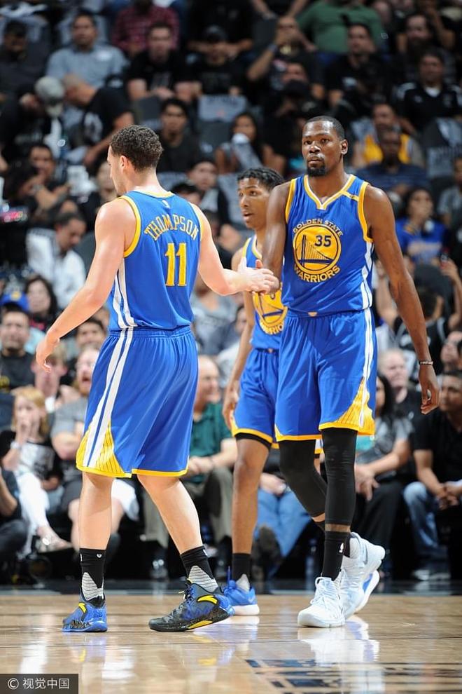 对手弱势,强队获得连胜追赶 对手弱势,强队获得连胜追赶