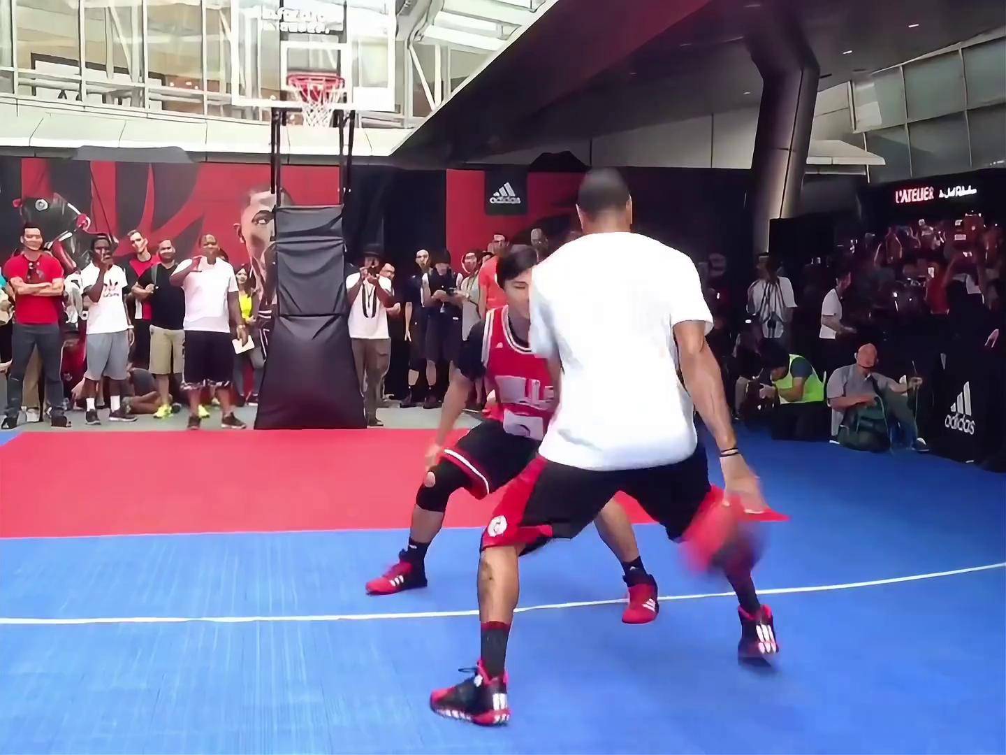 关于纷繁复杂的篮球比赛,谁能登上巅峰?的信息 关于纷繁复杂的篮球比赛,谁能登上巅峰?的信息