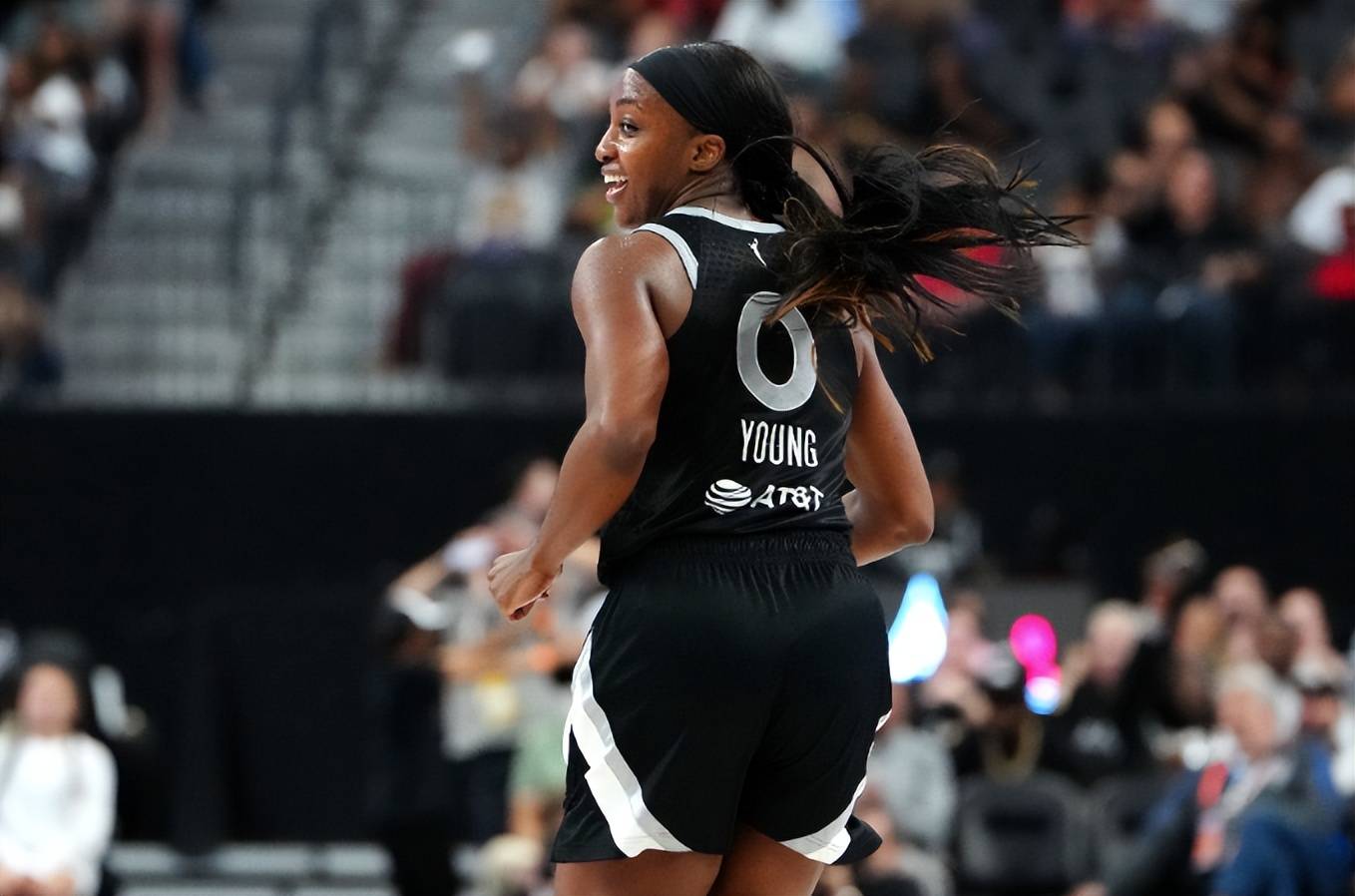 WNBA总决赛首战火爆进行,双方殊死搏杀 WNBA总决赛首战火爆进行,双方殊死搏杀