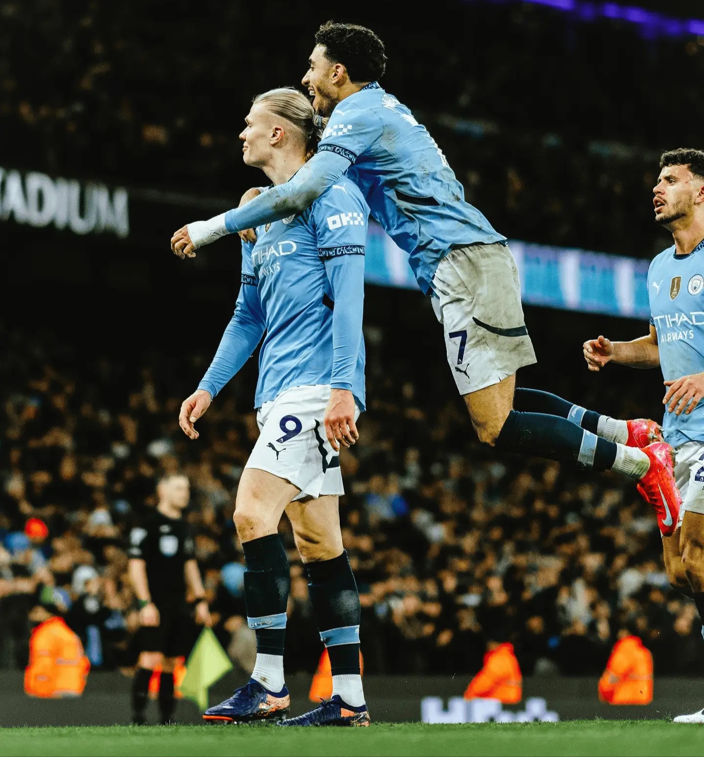 曼城主场不敌南安普顿，遭遇关键失利的简单介绍