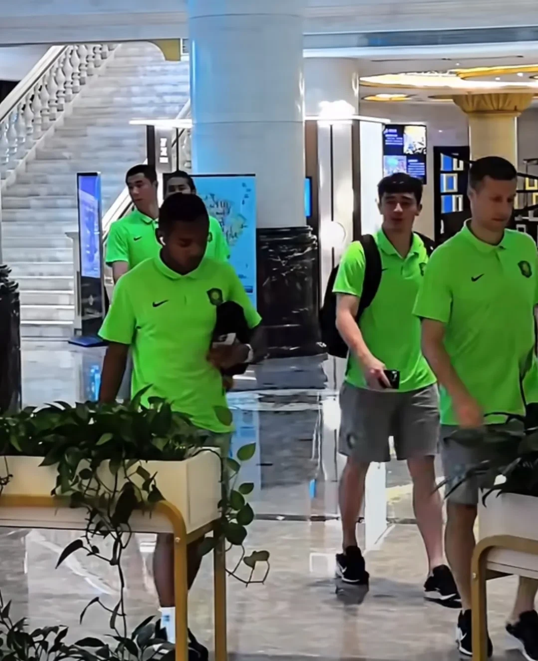 北京中赫国安豪取三分，士气高涨