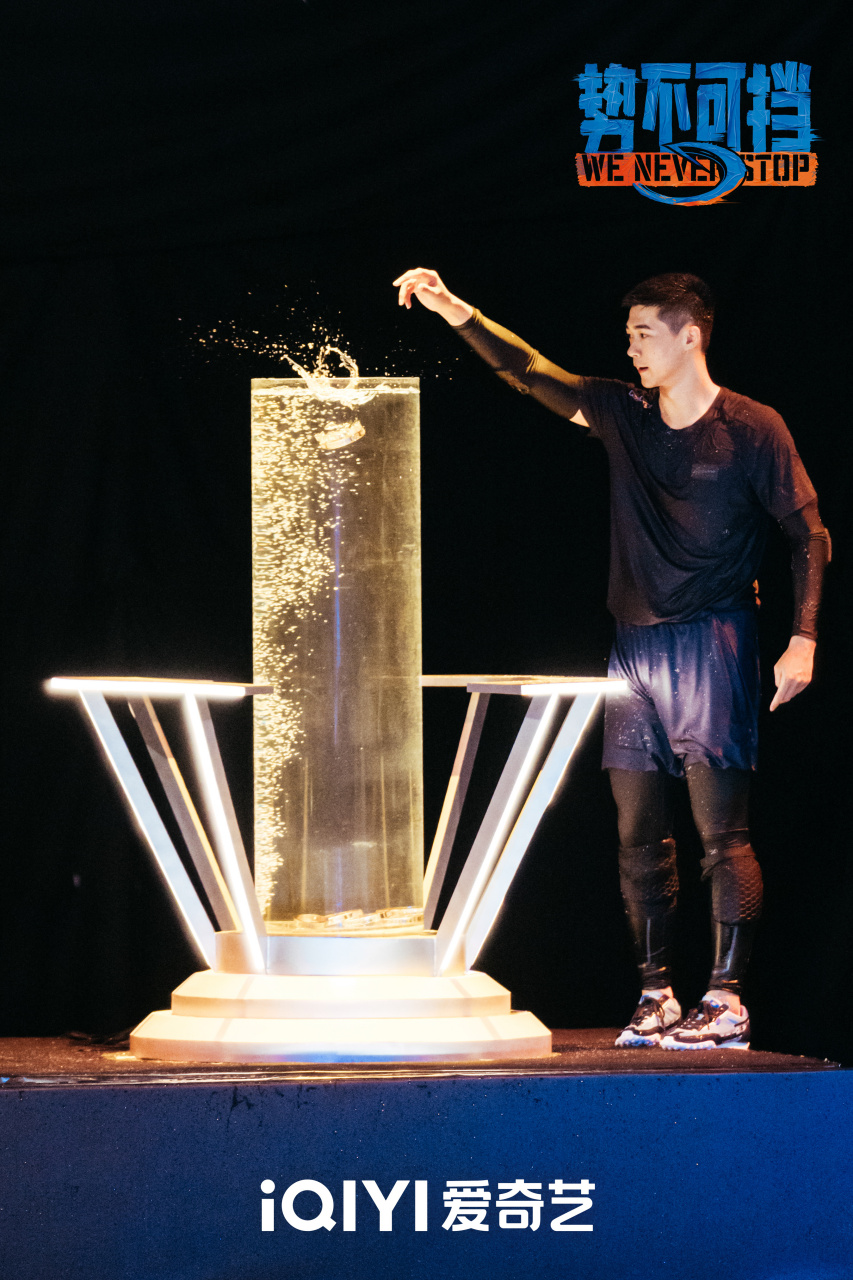 河南队在比赛中努力拼搏，最终获得胜利