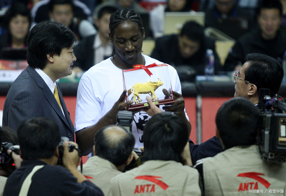 广东队轻取热火，范弗利特带队取胜