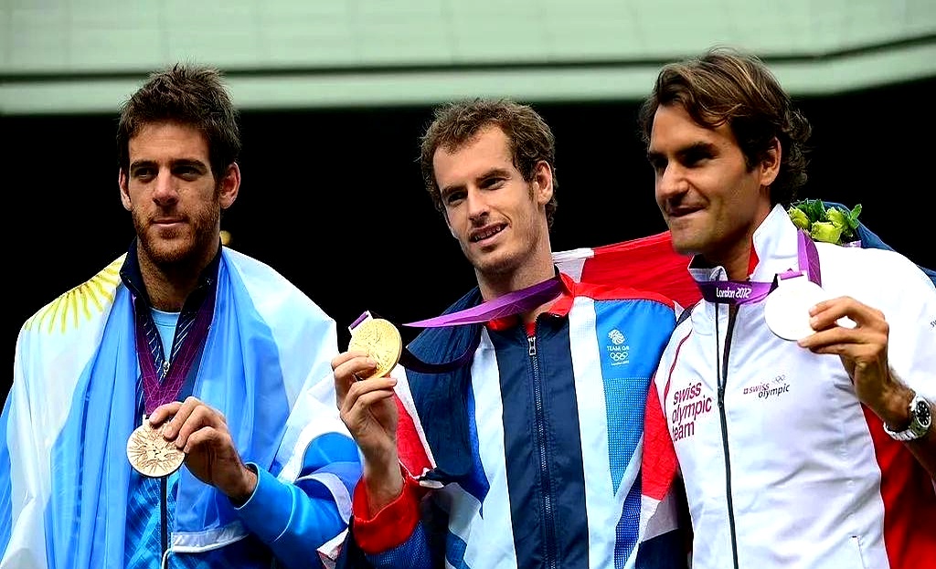 温网险胜年终总决赛，穆雷统治全场