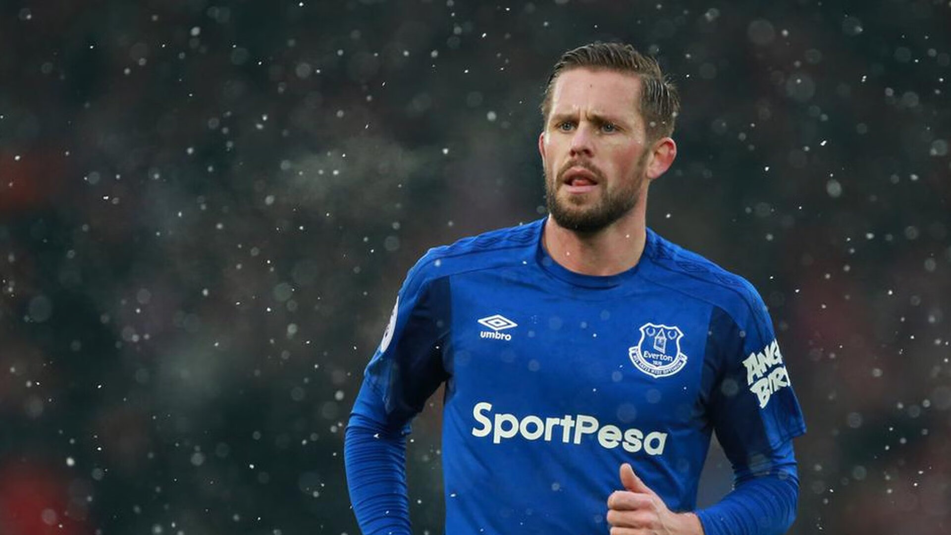 绿茵场上的奇迹，当英超争冠悬念遇上安哥拉逆转法国的启示